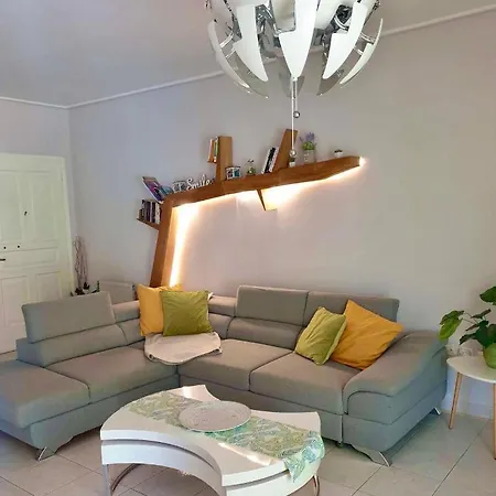 Modern 2Br City Flat 10Min From The Beach-3